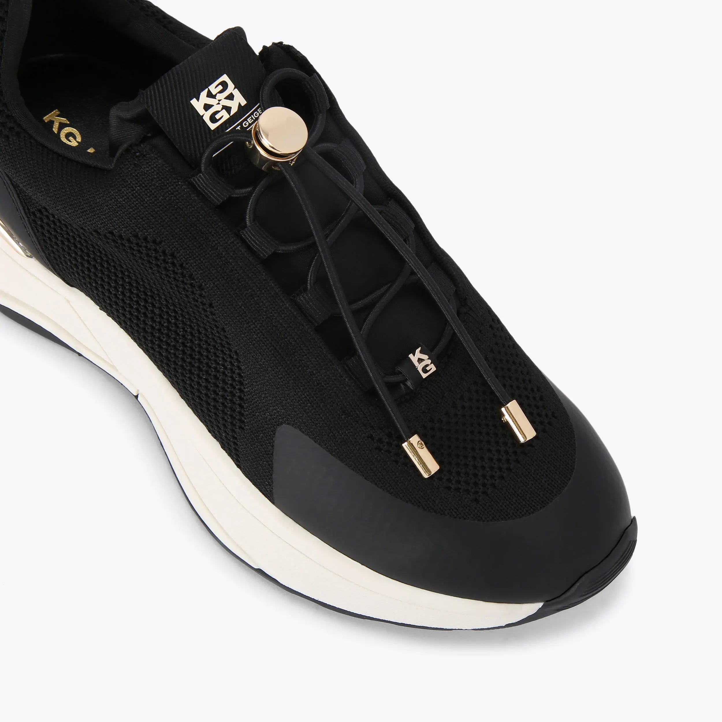 LINK TOGGLE SNEAKER