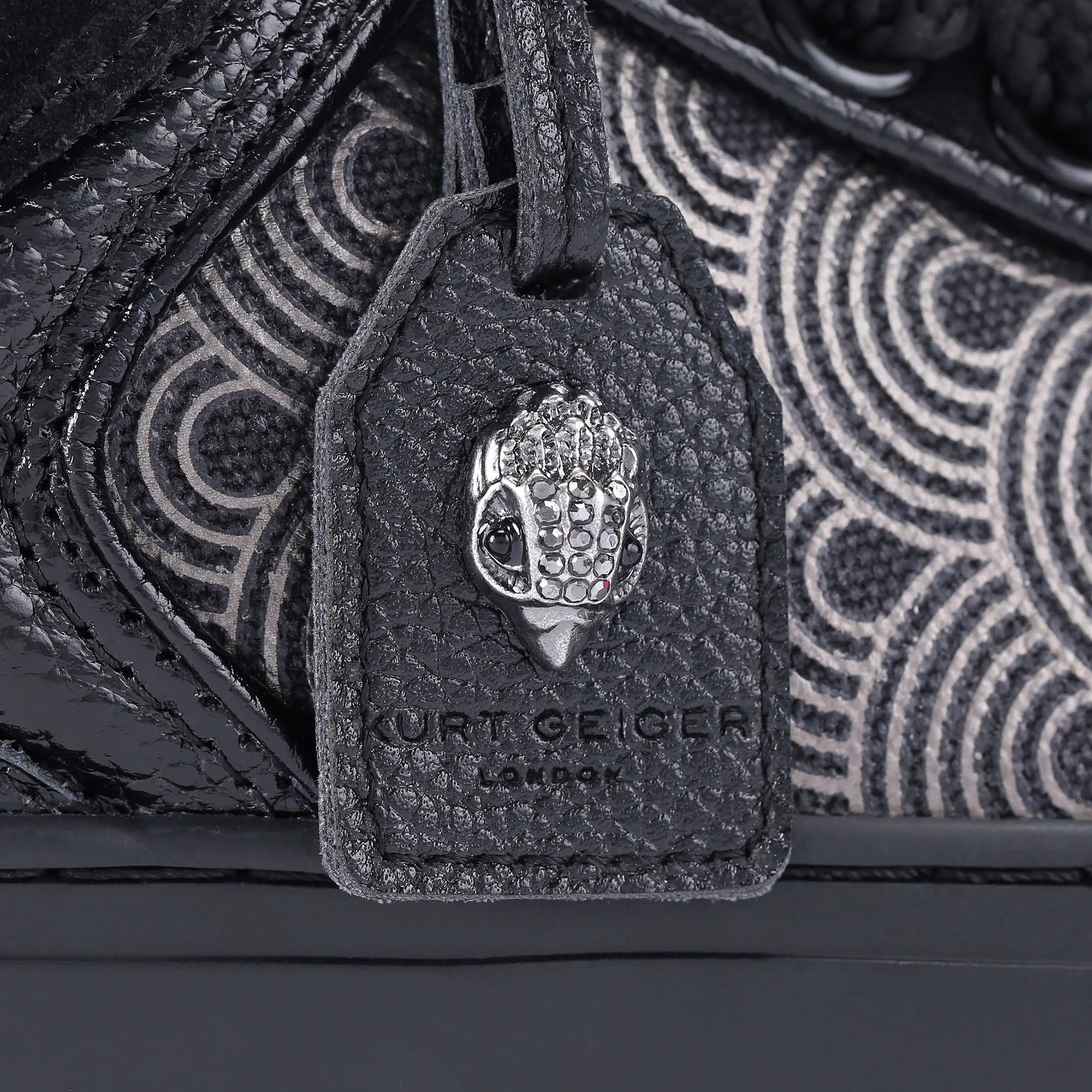SOUTHBANK TAG SNEAKER